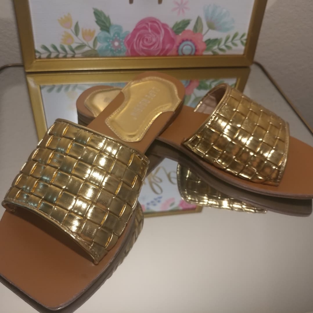 Gold Sandal, 8.5